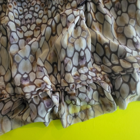 Dress / Blouse Over Denim - Picture 9 of 12